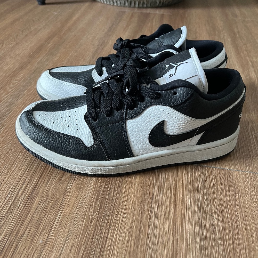 Air Jordan 1 Low SE 'Homage‘ Black and White Size 6.5 Women